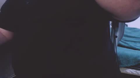 Snapshot of lvcifer_ chatting on October 16, 7:30 am ayoo online show from October 16, 7:30 am