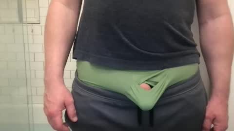 lvguynextdoor440656 online show from May 13, 1:48 am