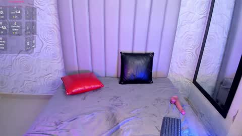 LYA DUBOIS  online show from April 2, 4:47 pm