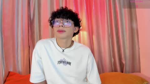 Lyan online show from May 28, 8:07 pm