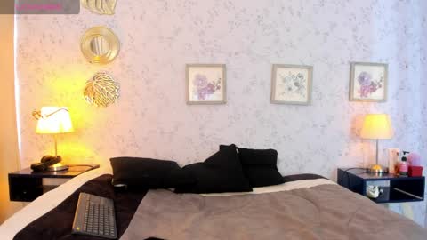 Lyan online show from March 30, 7:14 pm