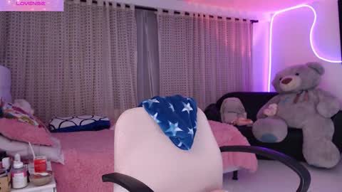 Snapshot of lyann_ chatting on October 22, 2:48 am Lyann online show from October 22, 2:48 am