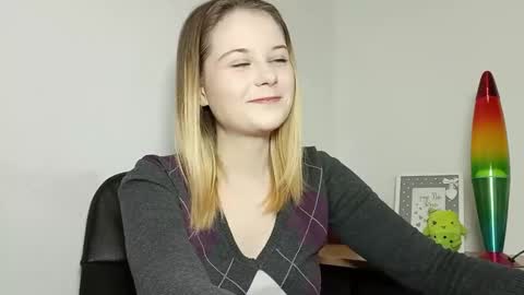 Lydia online show from November 5, 7:38 pm