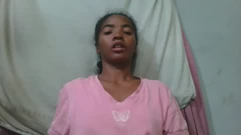 lydie856696 online show from May 22, 3:02 am