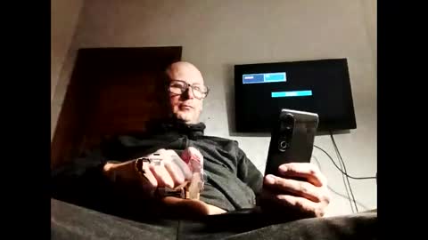 Snapshot of lyelik chatting on February 15, 3:09 am Alex online show from February 15, 3:09 am