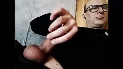 Snapshot of lyelik chatting on December 31, 8:26 am Alex online show from December 31, 8:26 am