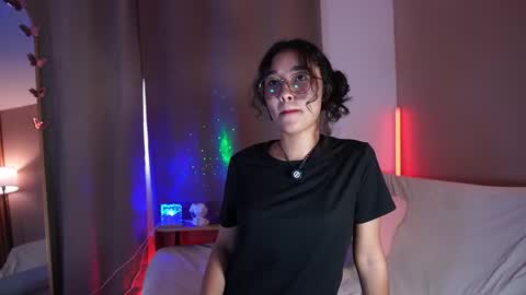 Lyhana Lee online show from January 18, 6:50 pm