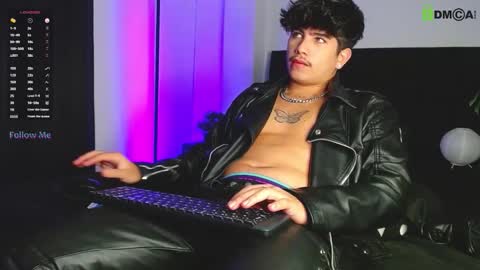 Lyle Bennett Freelance Model online show from September 24, 2:13 pm