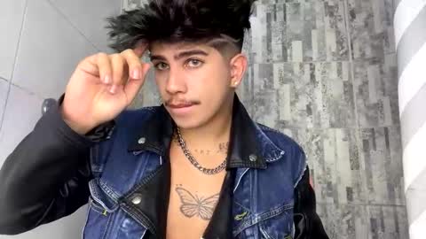 Lyle Bennett Freelance Model online show from September 26, 2:30 am