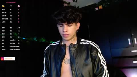 Lyle Bennett Freelance Model online show from December 19, 2:57 pm