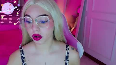 Lyna love online show from November 7, 8:33 pm