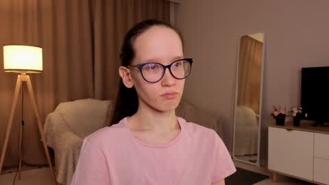 Sara online show from April 19, 6:10 pm