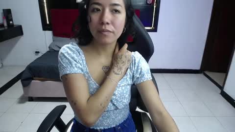 lynn_turner_ online show from April 9, 1:17 pm