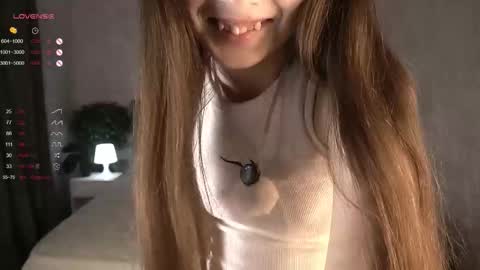 Snapshot of lynnaaspen chatting on October 1, 5:01 pm Ellie online show from October 1, 5:01 pm