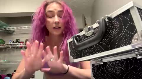 Lynn  online show from December 20, 3:52 pm