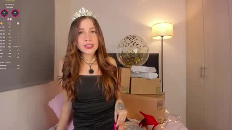 Snapshot of lynnsam_ chatting on October 12, 12:25 am lynnsam_ online show from October 12, 12:25 am