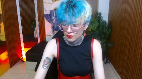 lyra_tay online show from April 4, 7:10 pm