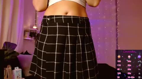 Snapshot of lyrajrose chatting on October 24, 2:40 pm Lyra Rose online show from October 24, 2:40 pm