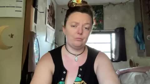 Lyra Ann online show from November 16, 3:25 pm