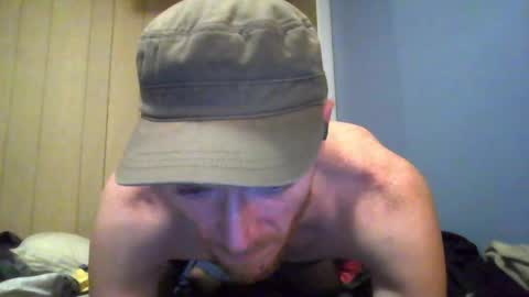 Snapshot of m19261 chatting on December 7, 2:47 am Even online show from December 7, 2:47 am