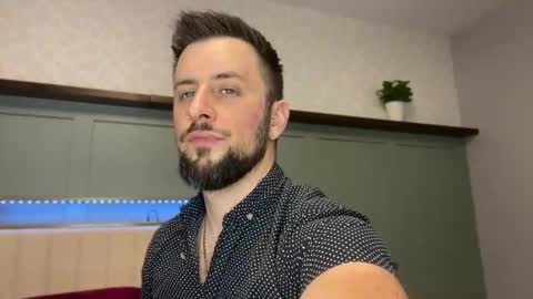 m_stephen online show from April 13, 3:11 am