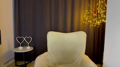 Mary  online show from September 27, 10:40 pm