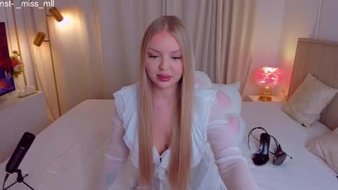 Mary online show from February 3, 6:56 pm