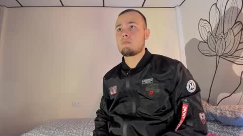   online show from November 9, 7:05 pm