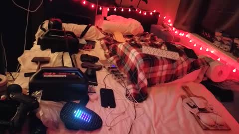 mac1119 online show from April 15, 7:12 am