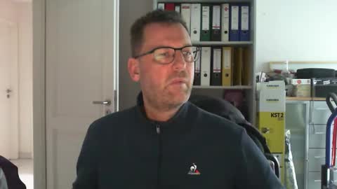 macfly67 online show from December 15, 9:49 am