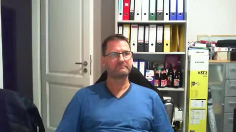 macfly67 online show from November 18, 8:23 pm