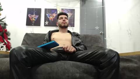 instagram mackdanielsx online show from December 17, 2:29 am