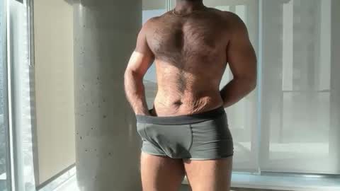 Max501 online show from February 18, 6:52 pm