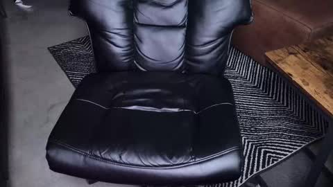 Snapshot of madan_hayes chatting on February 16, 2:53 am Madan Hayes online show from February 16, 2:53 am