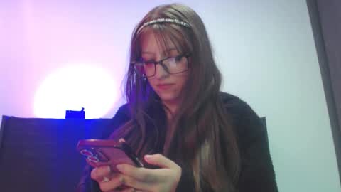 Maddy UwU online show from December 3, 9:59 pm