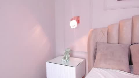 Maddy  online show from October 30, 7:25 pm