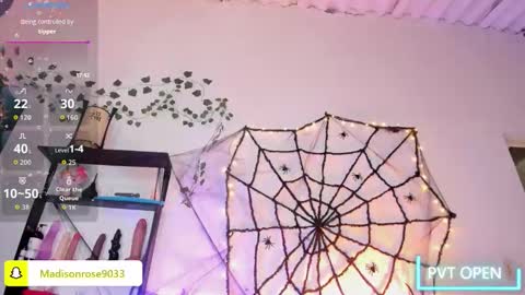 Snapshot of maddy_rose12 chatting on October 16, 5:56 pm Maddy rose12 online show from October 16, 5:56 pm
