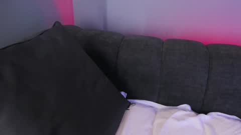 Maddy  online show from February 6, 2:11 am