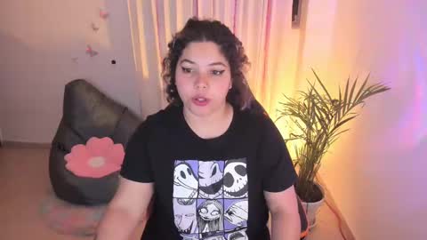 Snapshot of madelaine_taylor chatting on February 26, 11:00 am madelaine_taylor online show from February 26, 11:00 am