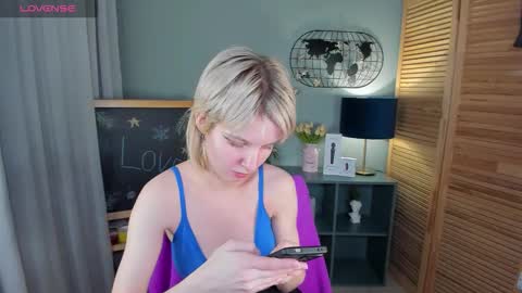 madelaines online show from February 26, 10:07 am