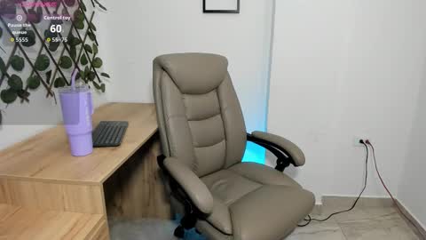 Madeleine  online show from February 14, 12:46 am