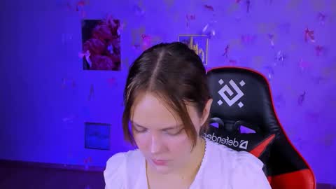 Madeline online show from November 18, 8:34 pm