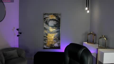 Snapshot of madelinefox_ chatting on March 2, 9:31 am Madeline online show from March 2, 9:31 am