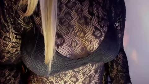 Madisson Smith  online show from May 6, 5:46 am