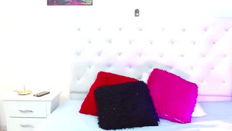 Snapshot of madison_horny69 chatting on March 7, 1:40 pm Jenny  online show from March 7, 1:40 pm