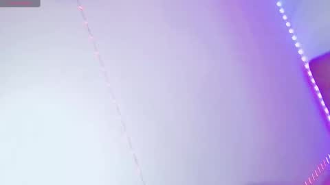 madison_oli online show from January 21, 6:45 pm