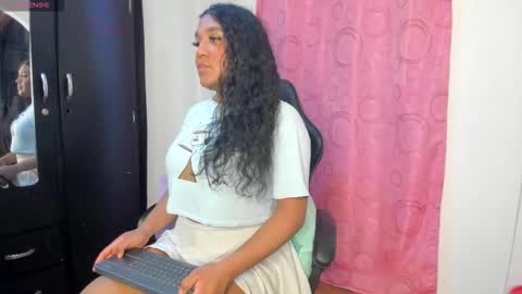 Snapshot of madisonbrunette_lxs chatting on October 11, 3:33 am madison online show from October 11, 3:33 am