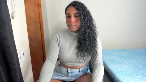 Snapshot of madisonbrunette_lxs chatting on January 22, 4:34 am madison online show from January 22, 4:34 am