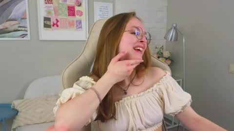 Maddy online show from April 22, 5:47 am