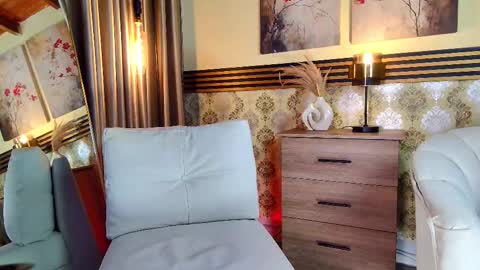 MADISSOONE  online show from March 6, 2:10 am